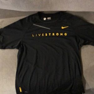 Large Livestrong dry fit shit